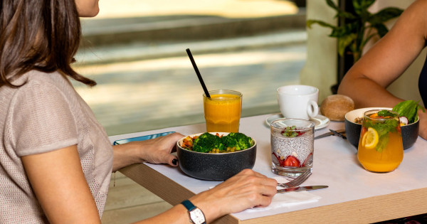 Borítókép: 5 ital étkezések utánra, melyek serkentik ez emésztést: ezeket pedig mindenképp kerüld!