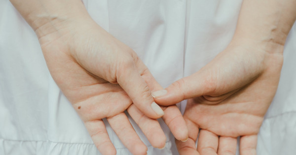 Borítókép: Árulkodó jelek a tenyéren, amik betegségre utalhatnak: pajzsmirigyproblémát és daganatos betegséget is jelezhetnek