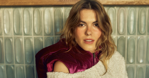 Borítókép: Csobot Adél bevallotta: Ez tartja még őket Istenes Bencével igazából össze