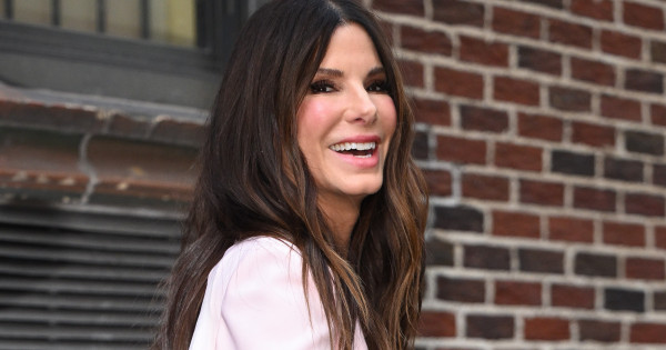 Borítókép: Aranyérkenőcs és popsikrém? Sandra Bullock szépségtrükkjeiből szemezgettünk 