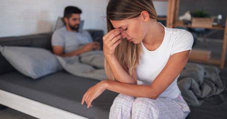 Borítókép: Mi a gyökere a párkapcsolatban megjelenő szorongásainknak, és hogyan oldjuk fel őket?