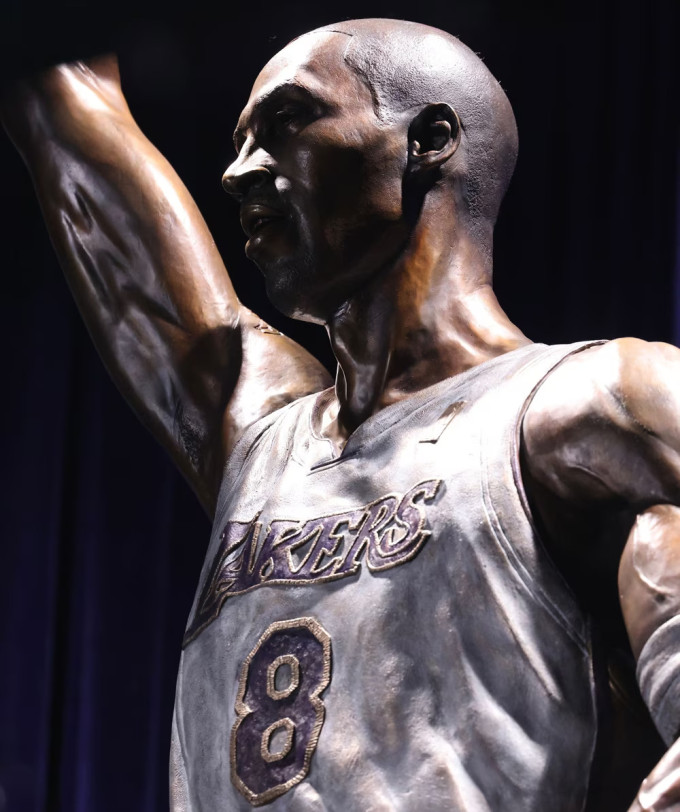Kobe Bryant szobra