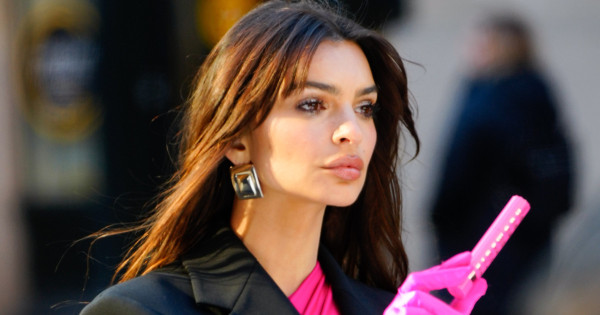 Borítókép: A vásárlók állítják, a ráncaik „összezsugorodtak” ezáltal az Emily Ratajkowski által is imádott szérum miatt - És most akciós!