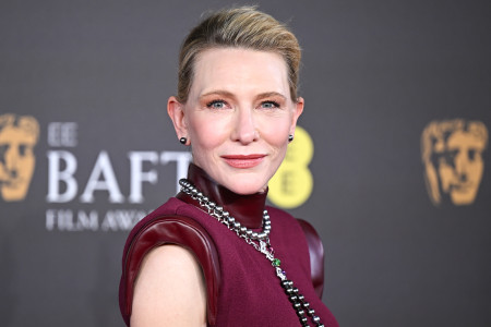 Borítókép: Mutatjuk a 2024-es BAFTA-gála legcsodásabb ruhakölteményeit