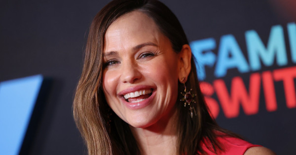 Borítókép: A vásárlók azt mondják, 10 évet fiatalított a bőrükön ez a 7 ezres arckrém, amiért még Jennifer Garner is rajong