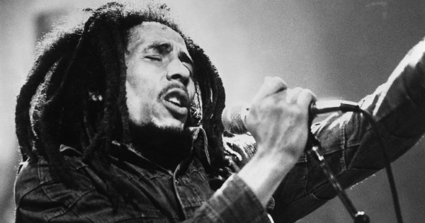 Borítókép: Láttad már? Ez a jóképű, 27 éves srác Bob Marley unokája - fotó