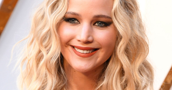 Borítókép: 6 sminktrükk, ha neked is rejtett szemhájad van, mint Jennifer Lawrence-nek vagy Blake Lively-nak