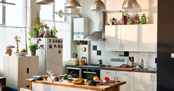 Borítókép: 5 nagyszerű mód arra, hogy kihasználd konyhaszekrények feletti teret