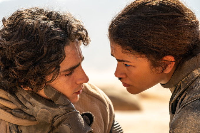Zendaya és Timothée Chalamet a Dűne: Második részben.