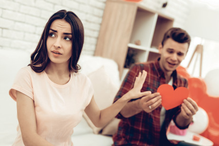 Borítókép: 8 dolog, amit a pasik mondanak, és amit valójában jelent a mondanivalójuk: „Én nem igazán vagyok hosszú kapcsolat párti”