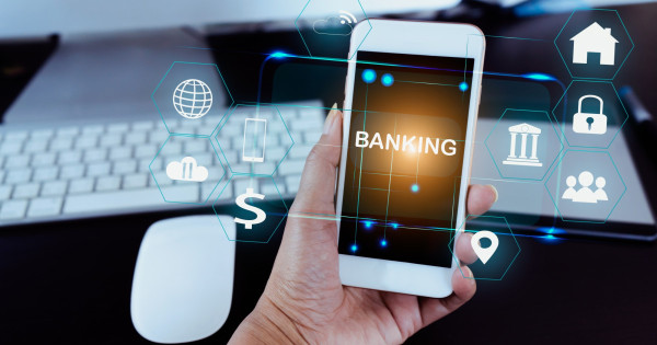 Borítókép: Ennél a banknál a mobiloddal szinte mindent elintézhetsz!