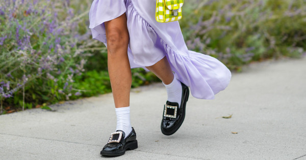 Borítókép: A sportcipőknek leáldozott! Helyettük ezt a cipőfazont viselik a legstílusosabb nők 2024 tavaszán