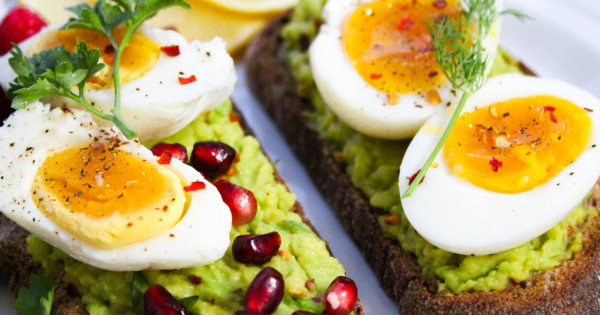 Borítókép: A szakértők szerint ez a legjobb időpont a reggelizésre - ha nem tartod be, elhízáshoz vezethet!