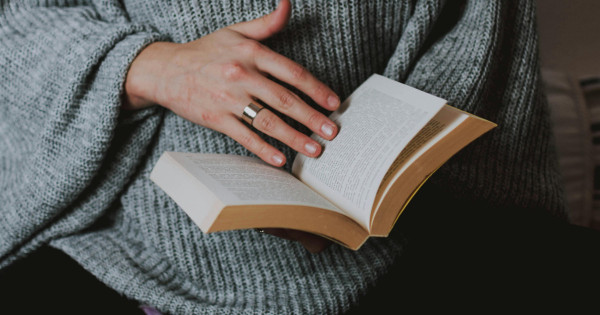 Borítókép: Így hat az agyadra mindössze napi 6 perc olvasás: el sem hinnéd, mennyi jótékony hatása van