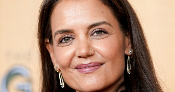 Borítókép: Katie Holmes bemutatja: ha idén tavasszal csak egy új cipőt vennél, akkor ez legyen az