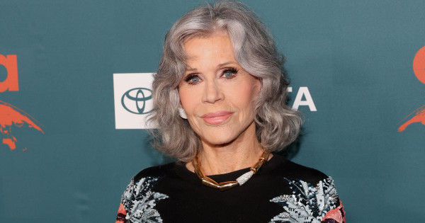 Borítókép: A 86 éves Jane Fonda esküszik erre a drogériás arckrémre - most kedvezményesen szerezheted be!