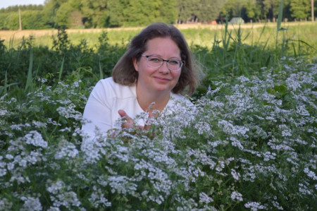Borítókép: „Mert az egészség ott van a kezünkben” – Avagy egy gyógynövényfarm története