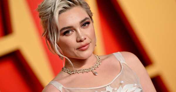 Borítókép: Stílustippek, amiket az alacsony nők elleshetnek Florence Pugh-tól