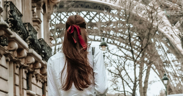 Borítókép: 7 könnyen lemásolható frizura, amire a francia nők esküsznek 2024-ben