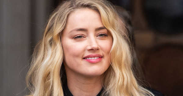Borítókép: Elolvadtunk! 2 év után fotó készült Amber Heard kislányáról, a kis Oonagh hihetetlenül cuki