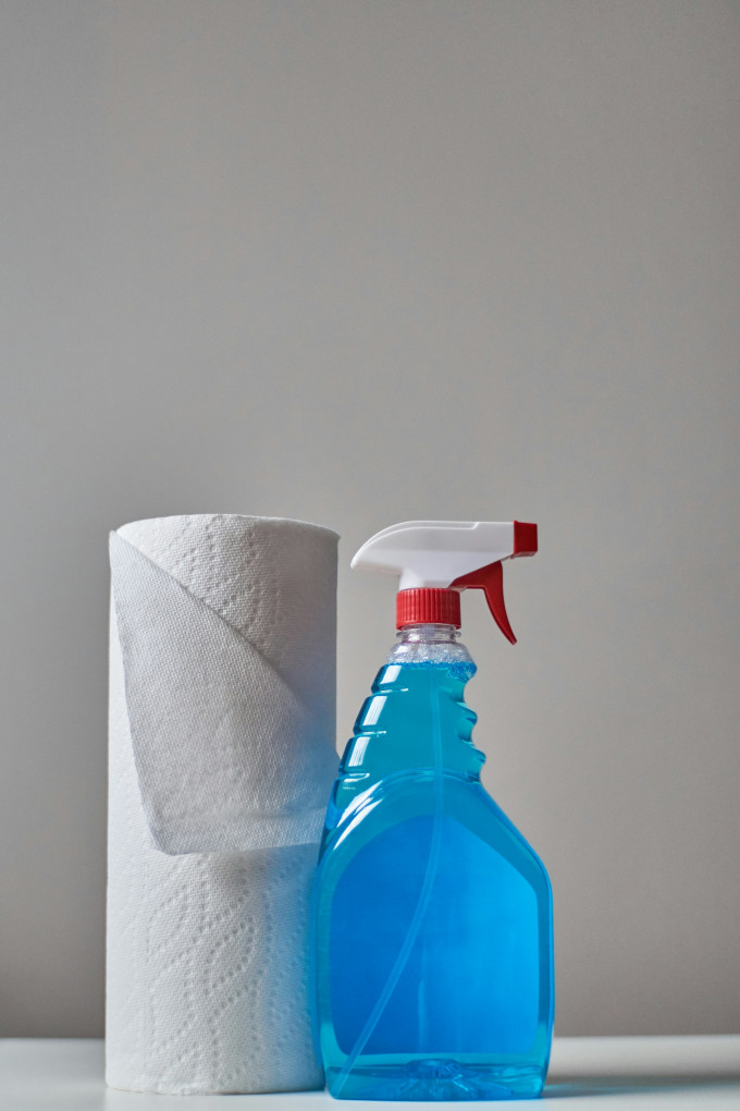 Házilag is lehet ablaktisztító spray-t készíteni!