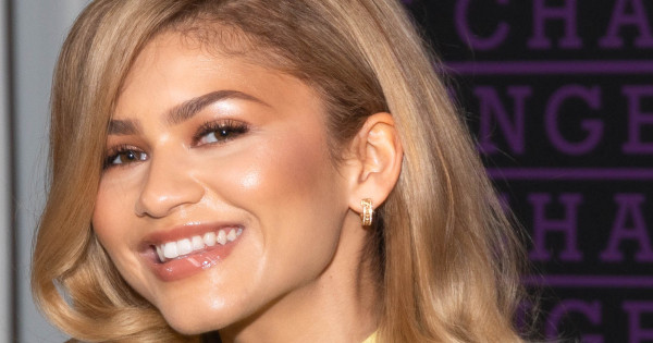 Borítókép: Diana hercegné után most Zendaya élesztette újra ezt az elfeledett trendet - meg is van a tavasz legnagyobb slágere!