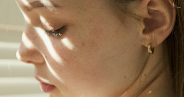 Borítókép: Tudod, mi az a napfénybűntudat? A pszichológus szerint így lehet legyőzni ezt a kínzó érzést