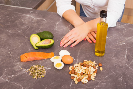 Borítókép: Megfelelő mennyiségben jótékony, túlzott fogyasztása fokozhatja a rákos sejtek kialakulását: az omega-6 zsírsav hatásai