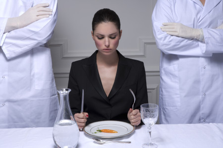 Borítókép: A káposztától a bébiételen át a galandférgekig: 8 hajmeresztő és sokkoló diéta