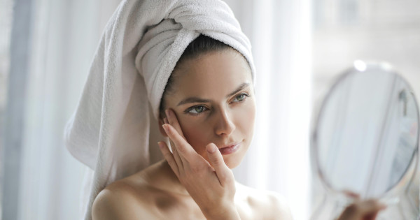 Borítókép: 7 betegség, amit az arcod jelezhet: többek, mint apró bőrhibák, súlyos gondra is utalhatnak!