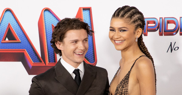 Borítókép: Lekapták őket: Zendaya és Tom Holland a hátsó kijáraton távozott- FOTÓ