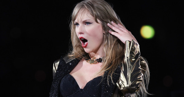 Borítókép: Leleplező felvétel: Tényleg terhes Taylor Swift?! - VIDEÓ