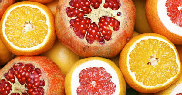 Borítókép: Az egészségügyi szakértők egyetértenek: 7 módszer, amivel tényleg segítheted a szervezetedet a természetes méregtelenítésében a veszélyes diéták helyett