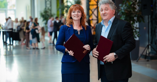 Borítókép: A Raiffeisen Bank a Magyar Állami Operaház új stratégiai partnere