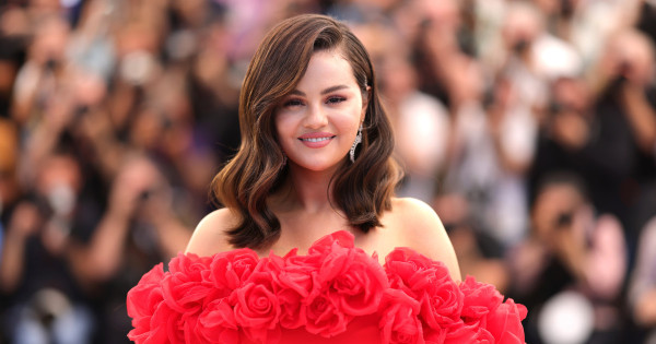 Borítókép: Ez a 3 ezer forintos arctisztító gél Selena Gomez makulátlan arcbőrének titka! Több ezer vásárló esküszik rá!   