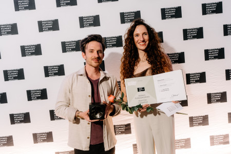 Borítókép: Elhitették velünk, hogy a szépség minden, most pedig betegnek hívnak minket, mert elhittük - beszélgetés Korom Annával, a Friss Hús-győztes Diamond Beauty rendezőjével