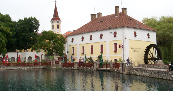 Borítókép: 10 hazai kisváros, ahová érdemes ellátogatni a nyáron