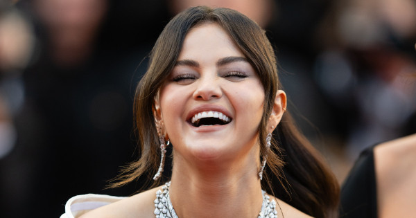 Borítókép: Selena Gomez 3 ezer forintos hidratáló, frissítő arcpermete egyértelműen a nyár slágerterméke!