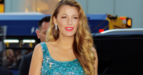 Borítókép: Ettől a 2 ezer forint alatti ajakbalzsamtól olyan dúsak Blake Lively ajkai - a sztár esküszik erre a termékre!
