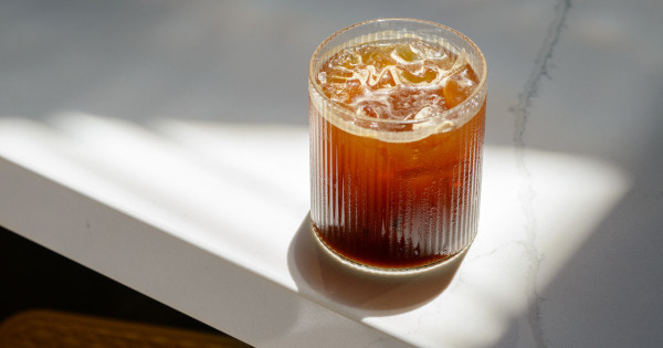 Borítókép: Egy ital, ami garantáltan feldobja a nyári napjaidat! 5 érdekesség, amit lehet nem tudtál a cold brew-ról