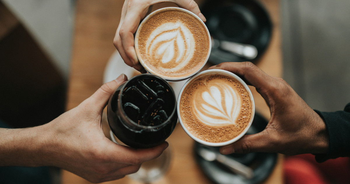 Borítókép: Ha mindened a koffein: 3 ok, amiért a kávé nyáron is jó választás lehet, de csak ha mértékkel fogyasztod!