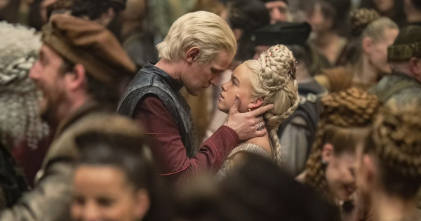 Borítókép: Ők a Sárkányok háza sztárjainak való életbeli párjai