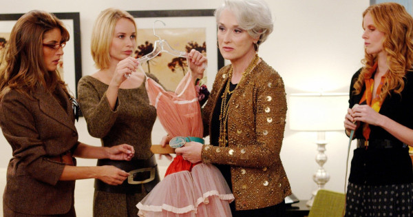 Borítókép: 5 tiltólistás nyári ruhadarab a munkahelyen - még a legnagyobb hőségben se öltözködj így!