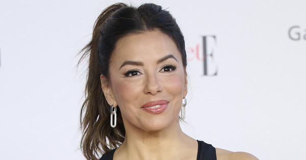 Borítókép: A 49 éves Eva Longoria kortalanságának egyik legnagyobb titka ez a pár ezer forintos drogériás termék! - Vásárlók milliói is esküsznek rá