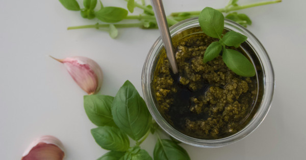 Borítókép: 4 finom és egyszerű pesto recept az egészség jegyében: tökéletesek tésztákra, húsokhoz, de akár salátákra is