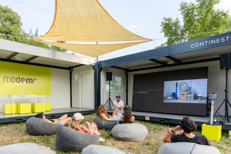 Borítókép: Hallod, amit látunk?  A Művészetek Völgyén debütál a MODEM és a Lounge Group zenés innovációja 