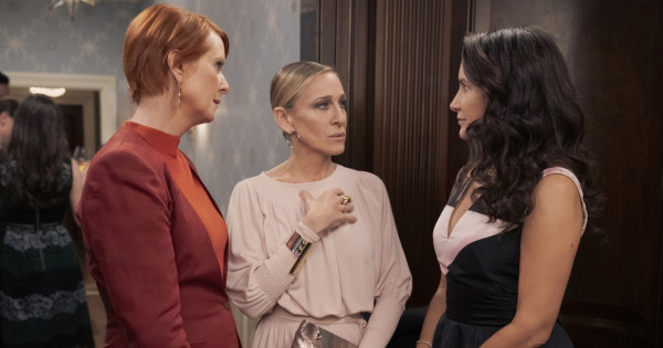 Borítókép: Előkerült egy felvétel az And Just Like That forgatásáról: 7 kulisszatitok, amit eddig nem tudtál a sorozatról!