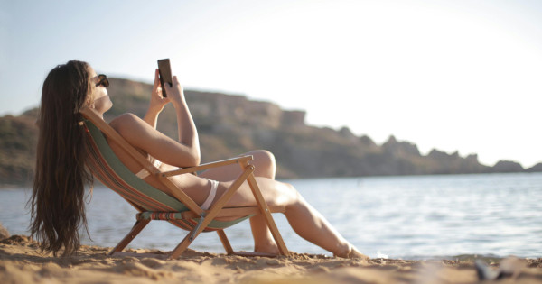 Borítókép: Vásárlók ezrei rajonganak ezért testpermetért: isteni illat, páratlan ragyogás és hosszan tartó barnaság!