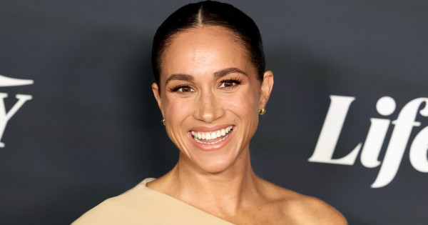 Borítókép: Meghan Markle bemutatja: a farmer, aminek minden nő szekrényében helye lenne - ez a tökéletes alapdarab!