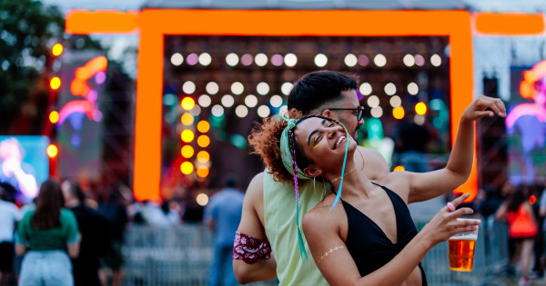 Borítókép: Erre figyelj, hogy ne szenvedje meg a bőröd a fesztiválszezont